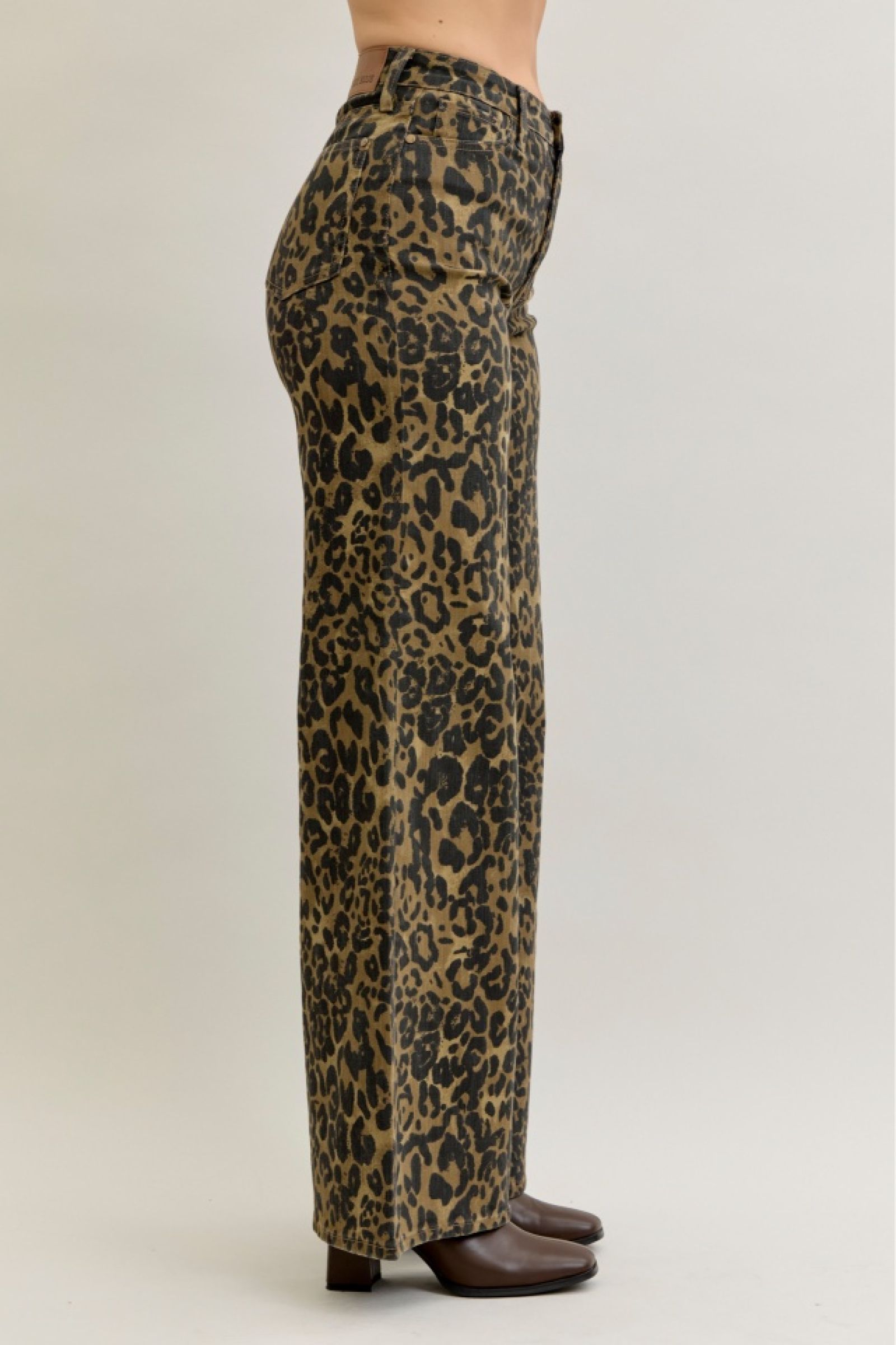 Judy Blue HW Retro Wide Leopard Print Jean