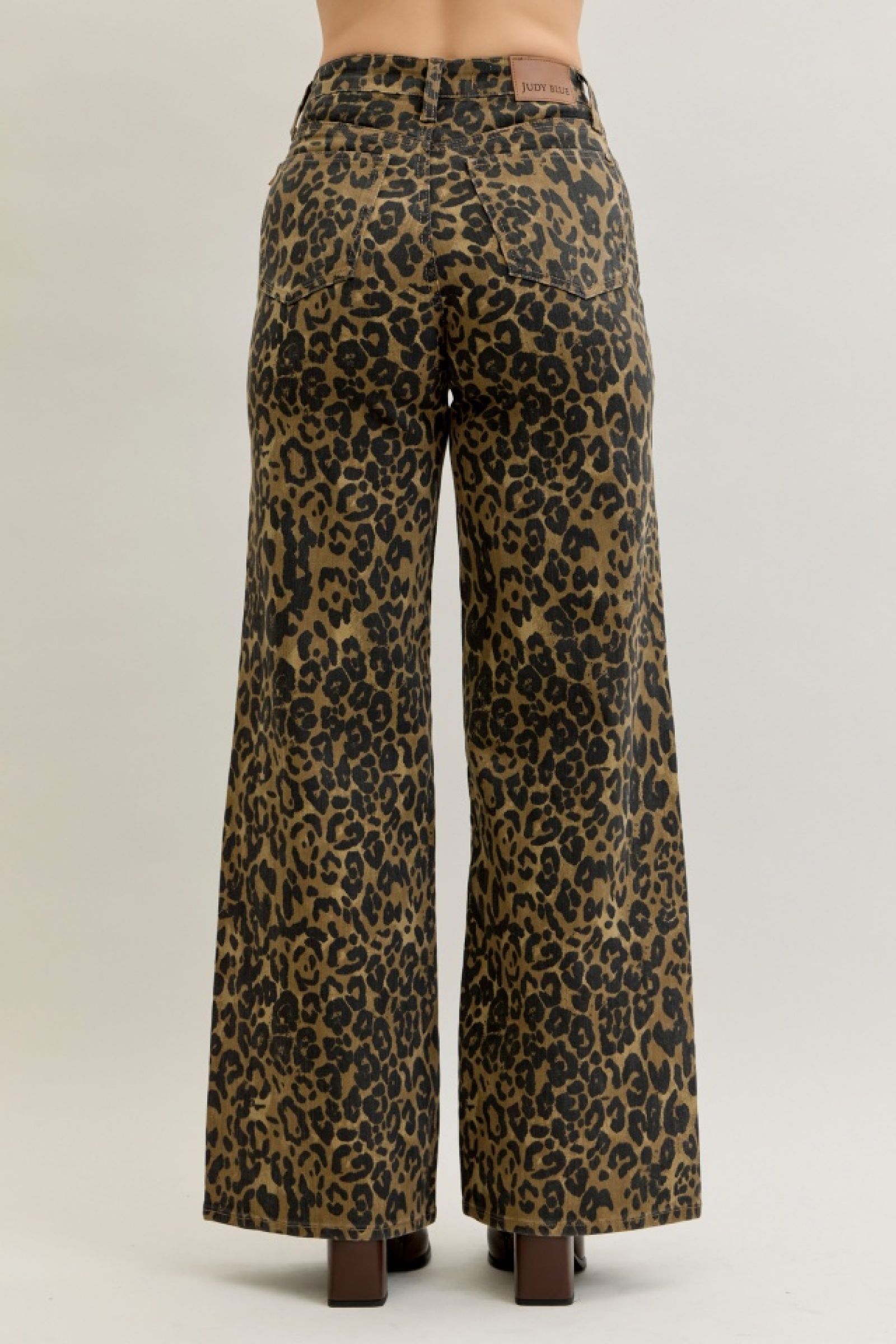 Judy Blue HW Retro Wide Leopard Print Jean