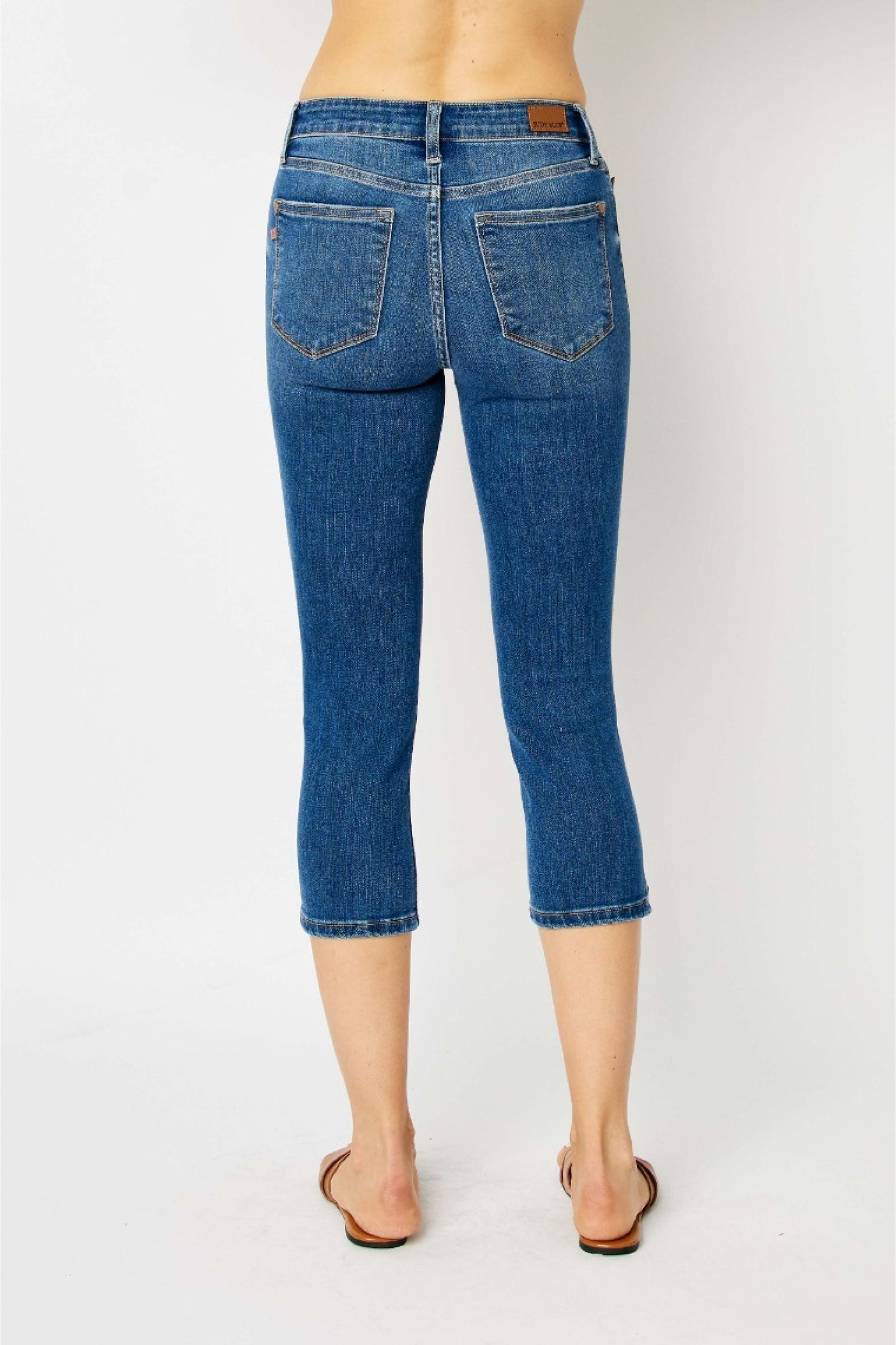 Judy Blue Mid Rise Capri With Side Slit