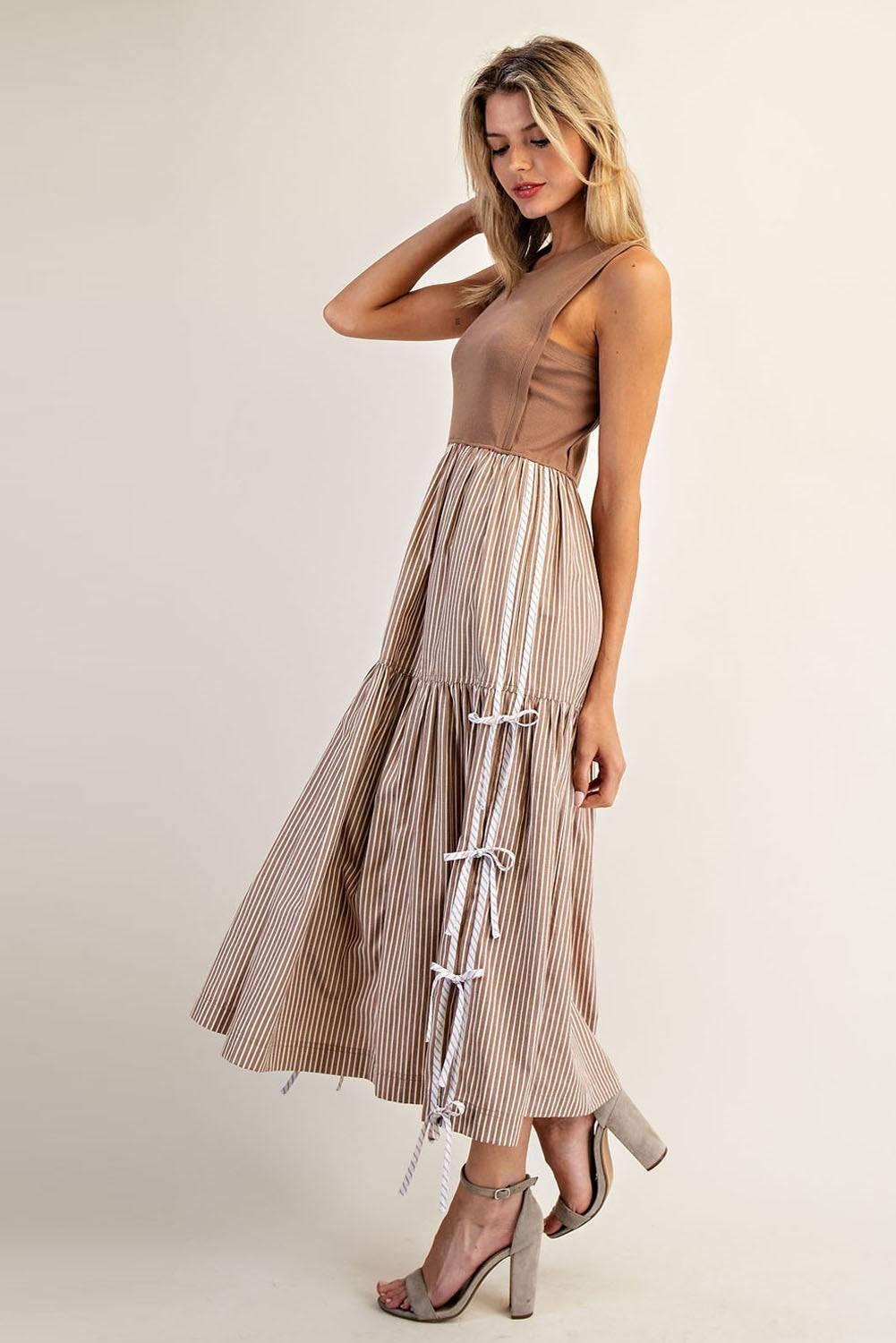 eesome Sleeveless Striped Side Bow Midi Dress