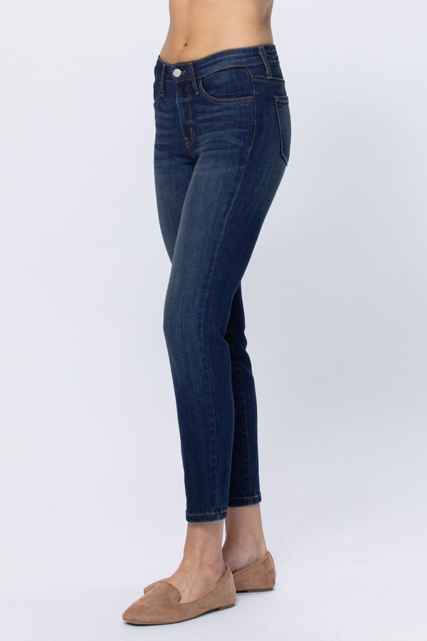 Judy Blue Handsand Relaxed Fit - Curvy size