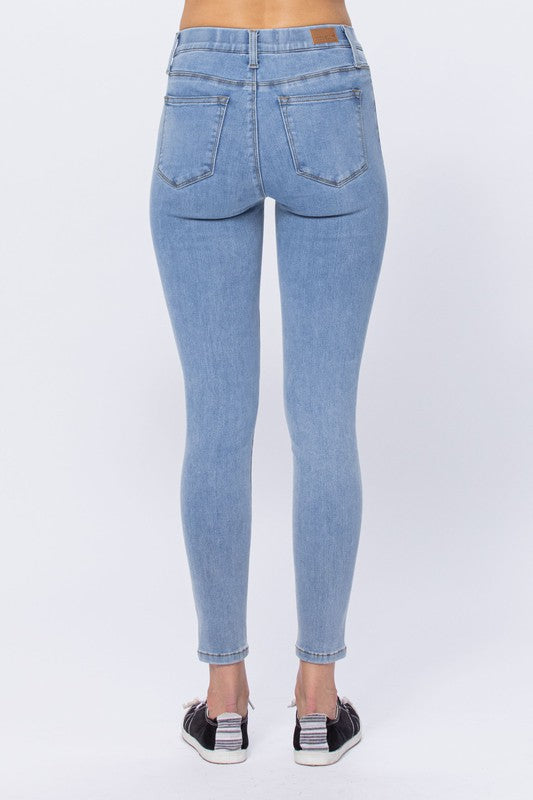 SALE Judy Blue Mid Rise Pull on Skinny Jegging