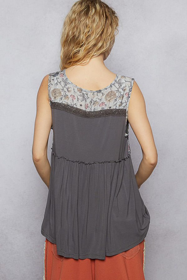 POL V-neck sleeveless