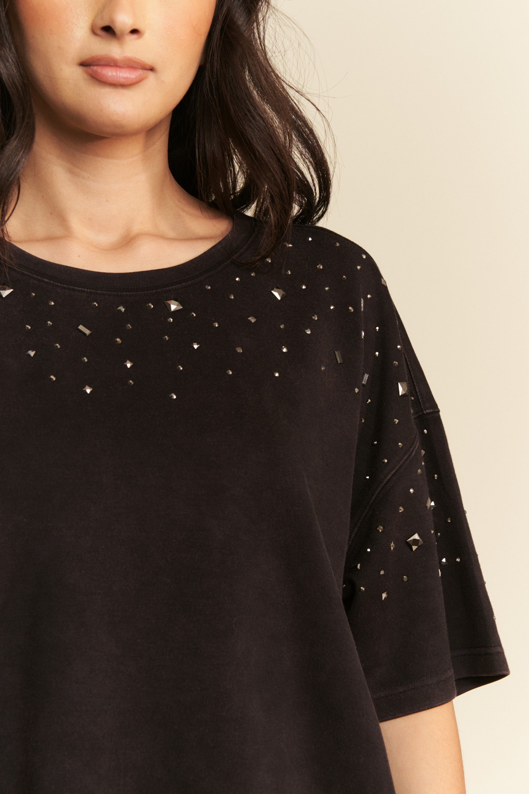 Davi & Dani Hotfix Studded Short Sleeve Loose Fit Top - Curvy Size