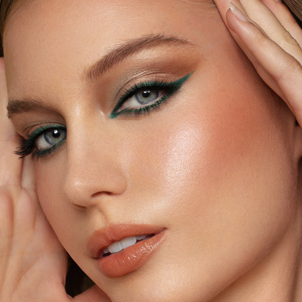 Farmasi Oasis Collection - Lost Lagoon Eyeshadow Palette Product Code 1002145
