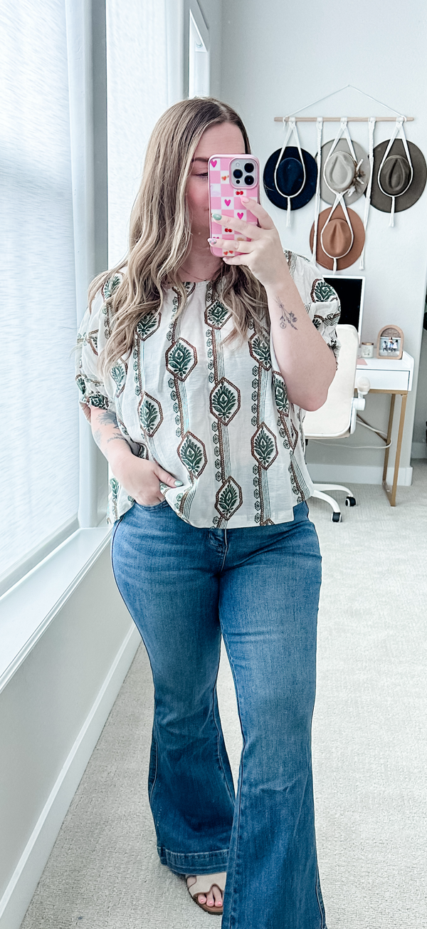 eesome geometric flower battern boat neck blouse