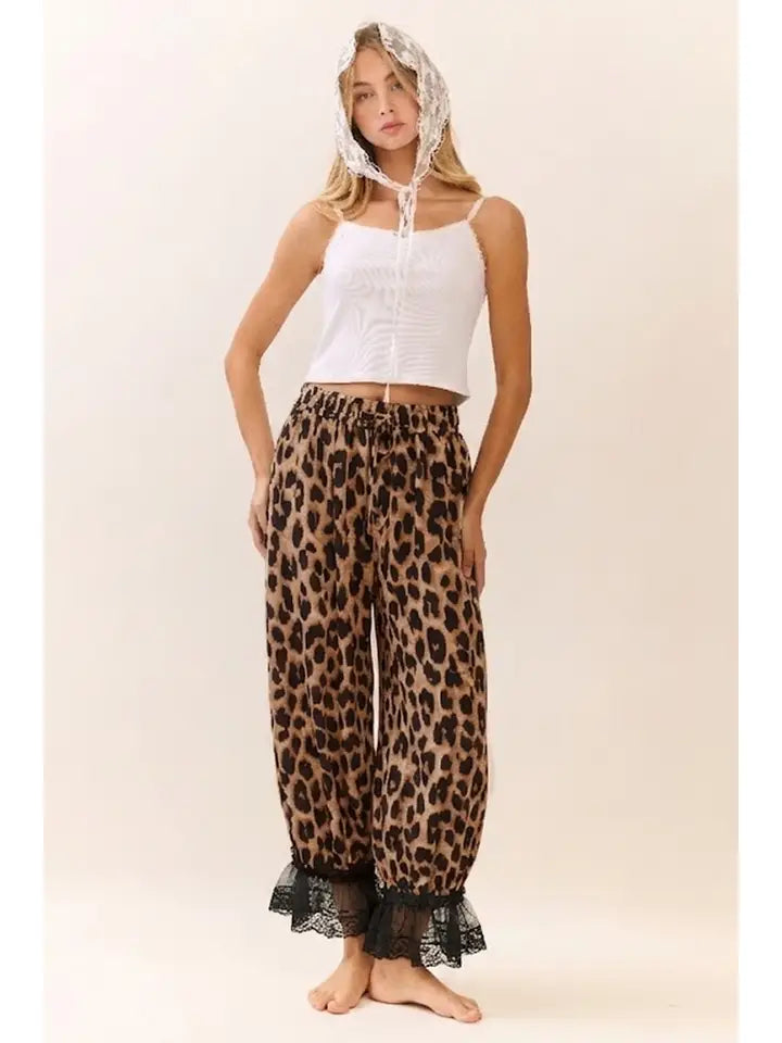 Leopard Printed Wide Leg Bloomer Pants