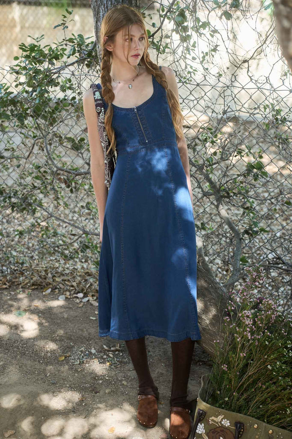 Blu Pepper Front Zip Sleeveless Denim Midi Dress