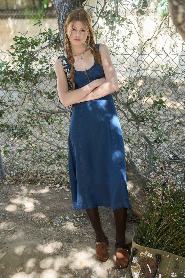 Blu Pepper Front Zip Sleeveless Denim Midi Dress
