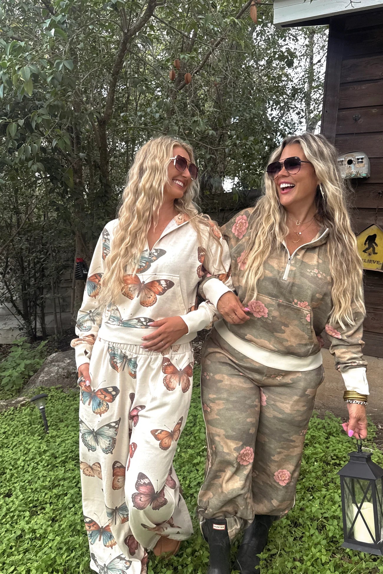 ***PREORDER*** Camo & butterflies Easy does it Pullover