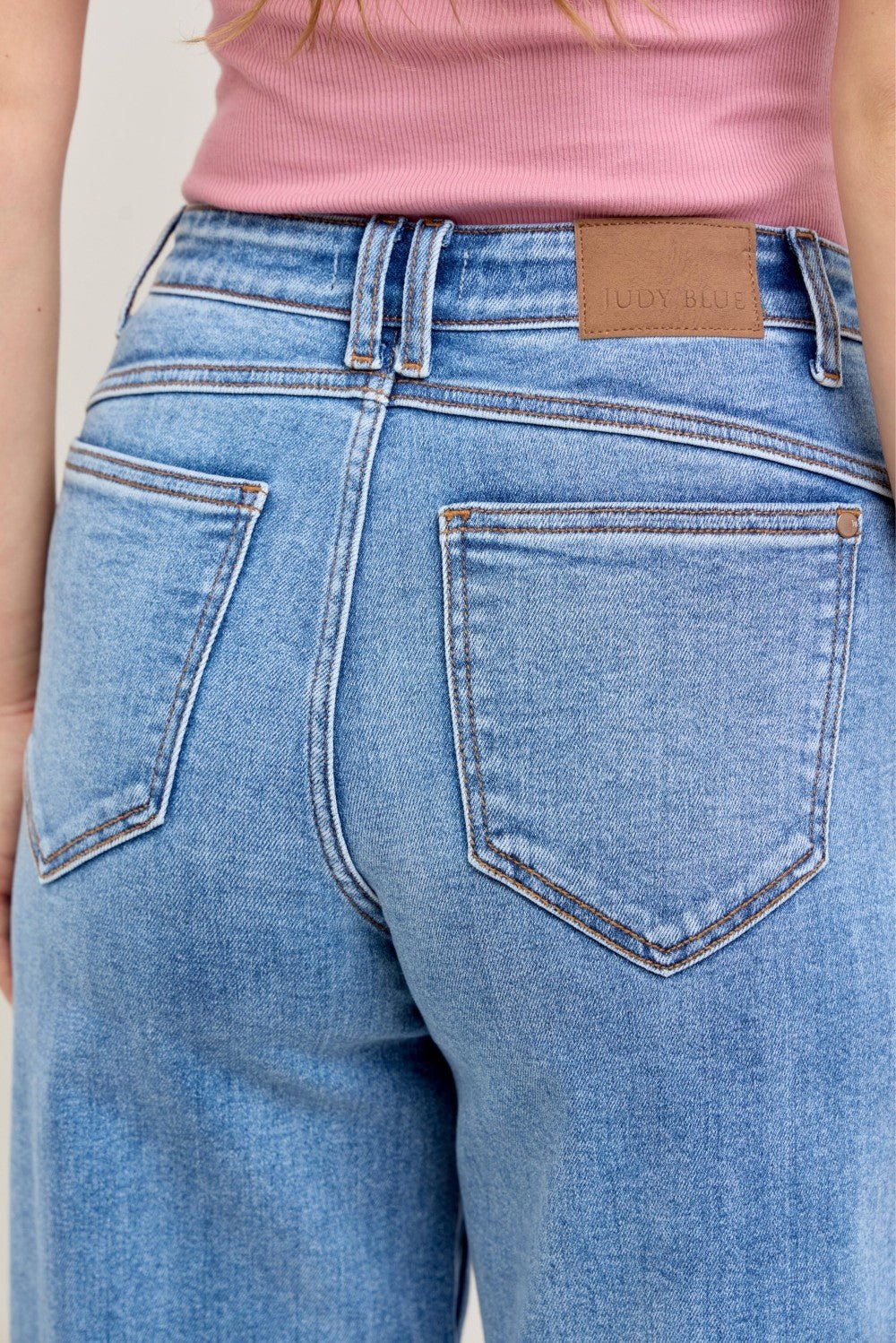 Judy Blue Hw Barrel Jean W/ Front Darts & Back Yoke Detail - Blush & Cactus