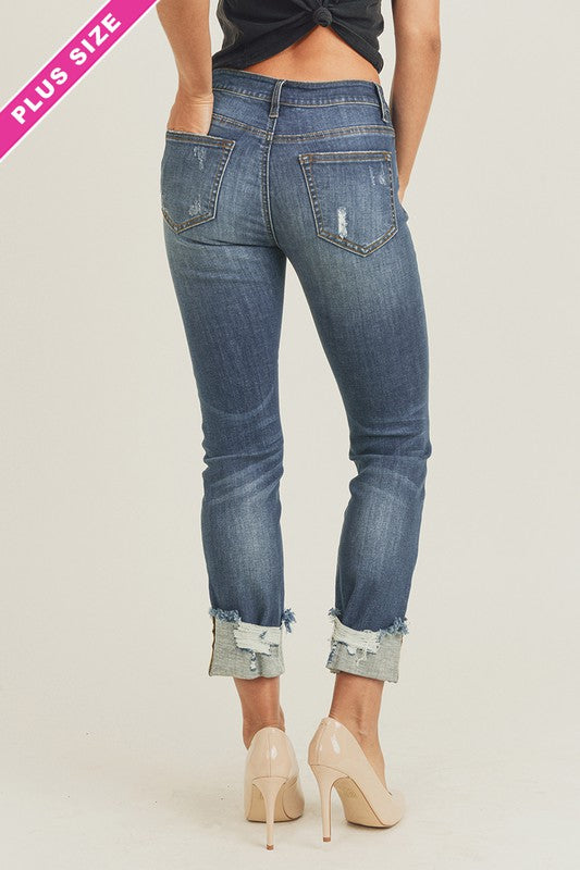 Risen Frayed Ankle Straight Jeans - Curvy size